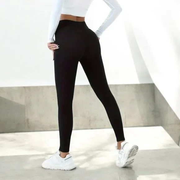 3 Pack Cozy Chic: Reg and Plus Size Thermal Fleece-Lined High-Waisted Leggings - Picture 5 of 9